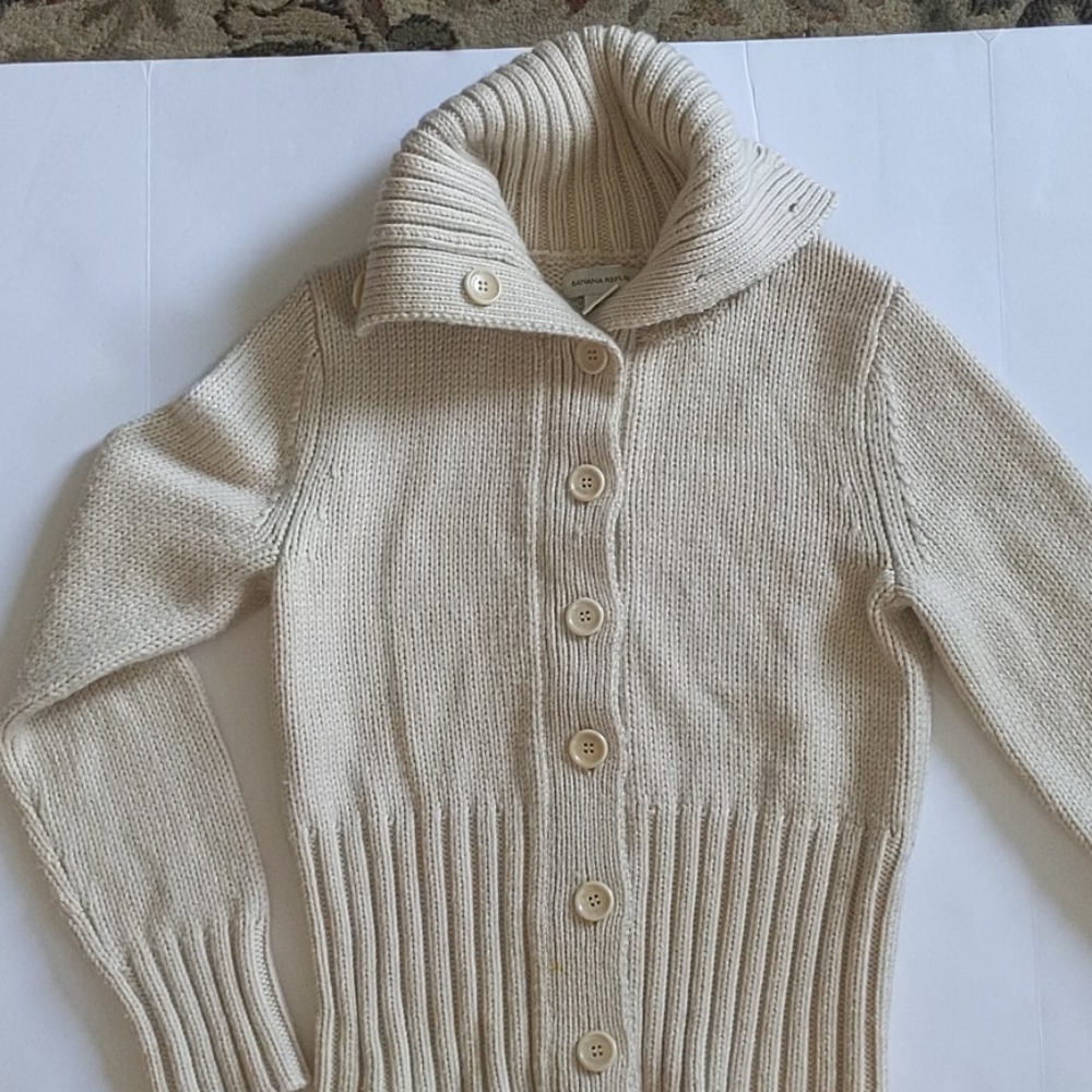 Banana Republic beige sweater